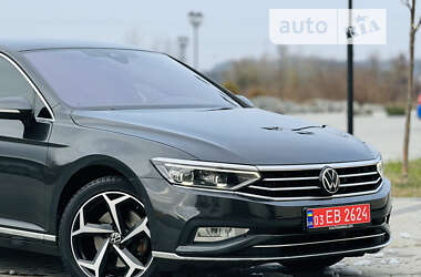 Седан Volkswagen Passat 2020 в 