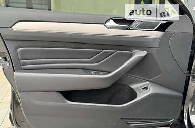 Седан Volkswagen Passat 2020 в 