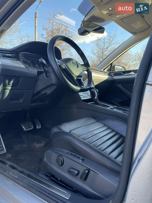 Універсал Volkswagen Passat 2014 в Одесі