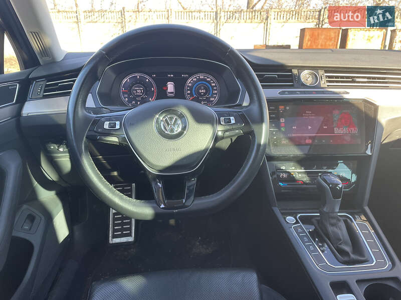 Універсал Volkswagen Passat 2014 в Одесі