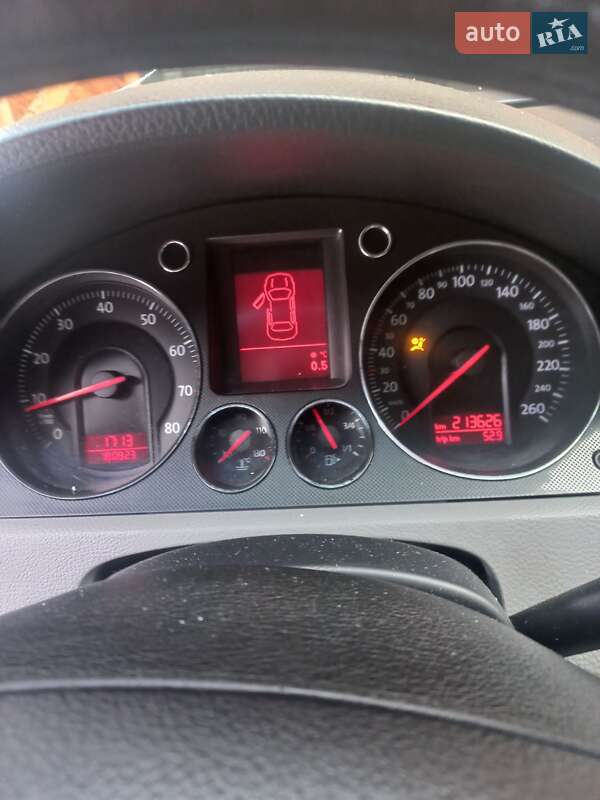 Седан Volkswagen Passat 2005 в Рахові