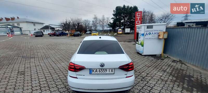 Седан Volkswagen Passat 2016 в Черновцах