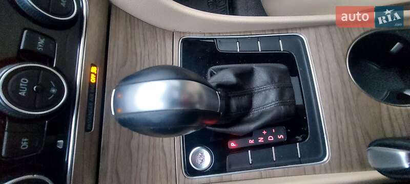 Седан Volkswagen Passat 2016 в Черновцах