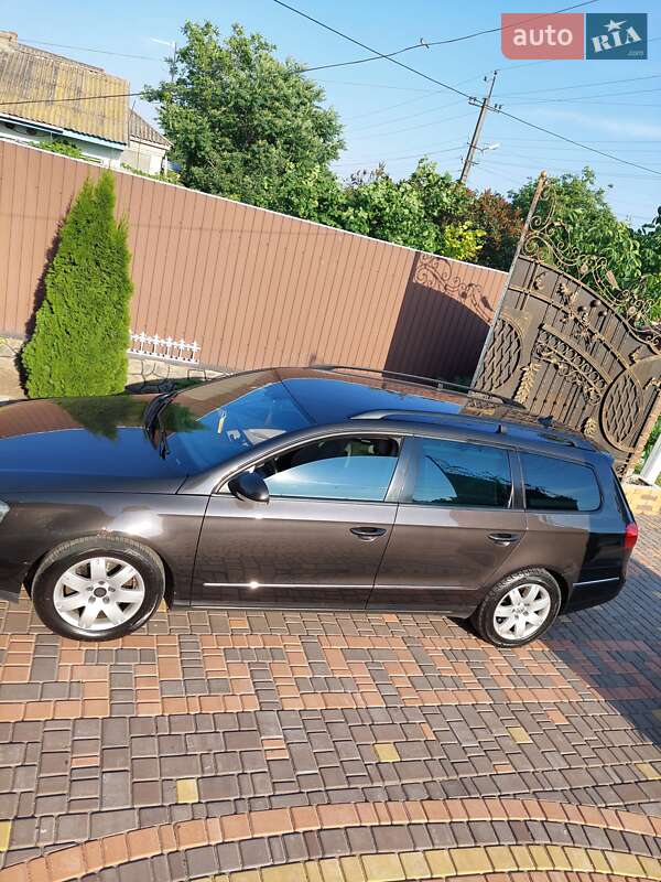 Универсал Volkswagen Passat 2010 в Врадиевке