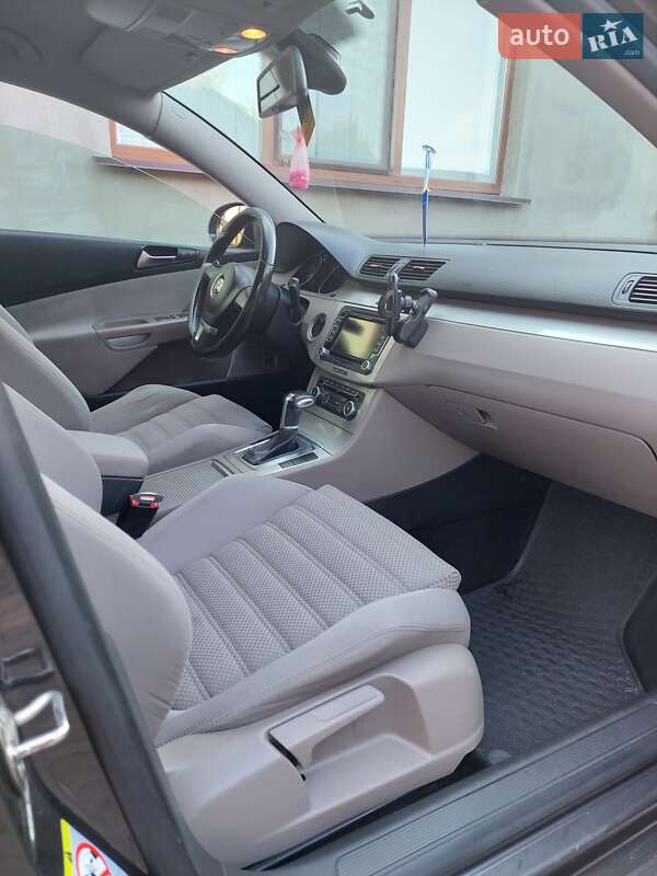 Универсал Volkswagen Passat 2010 в Врадиевке