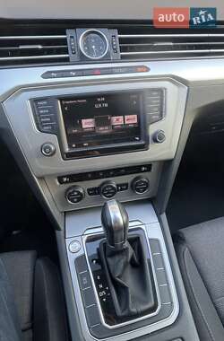 Универсал Volkswagen Passat 2016 в Ужгороде