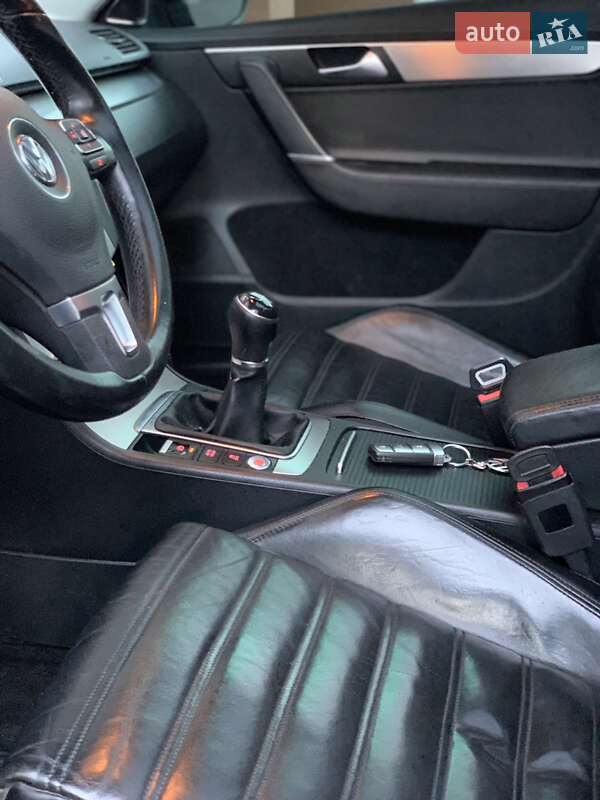 Універсал Volkswagen Passat 2013 в Стрию