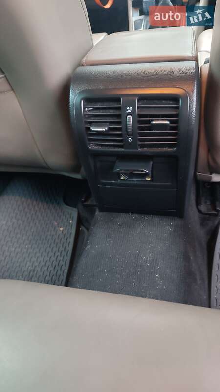 Універсал Volkswagen Passat 2010 в Тернополі