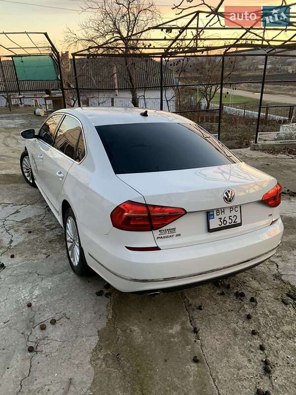 Седан Volkswagen Passat 2015 в Одесі