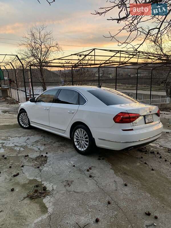 Седан Volkswagen Passat 2015 в Одесі