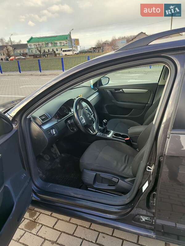 Універсал Volkswagen Passat 2011 в Луцьку