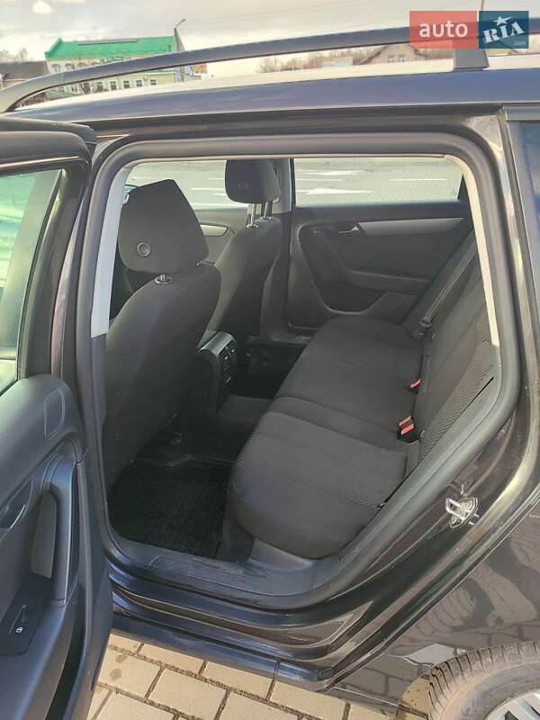 Універсал Volkswagen Passat 2011 в Луцьку