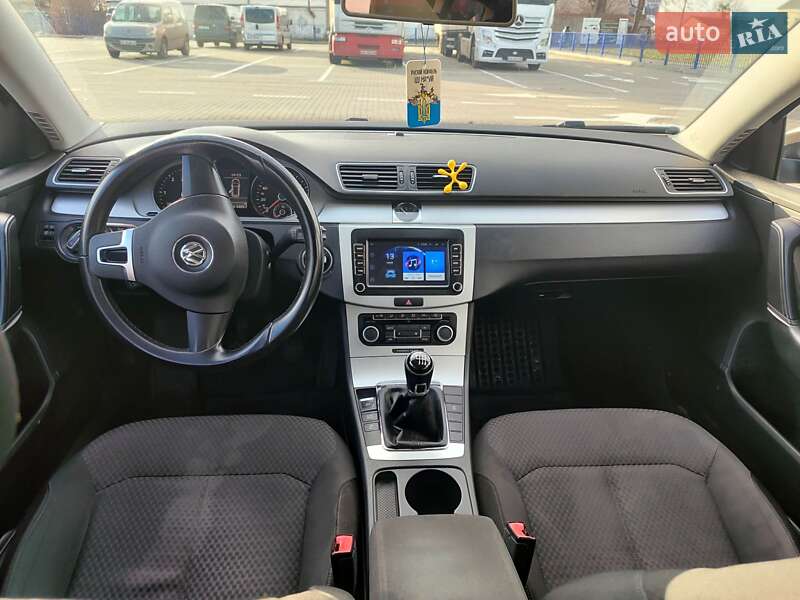 Універсал Volkswagen Passat 2011 в Луцьку