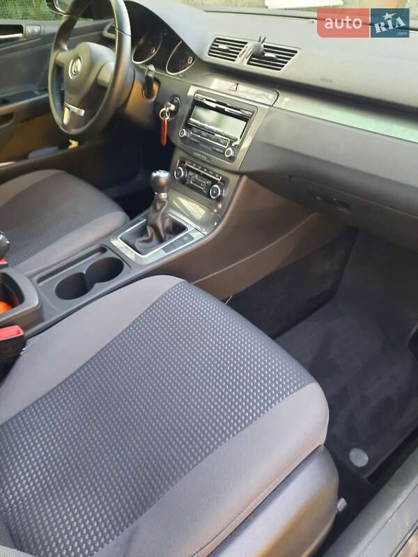 Универсал Volkswagen Passat 2010 в Запорожье