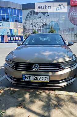 Седан Volkswagen Passat 2016 в Херсоні