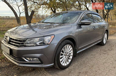 Седан Volkswagen Passat 2015 в 