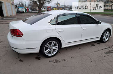 Седан Volkswagen Passat 2012 в Ивано-Франковске