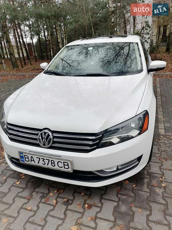 Седан Volkswagen Passat 2014 в Кропивницком