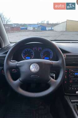 Седан Volkswagen Passat 2003 в Благовещенском