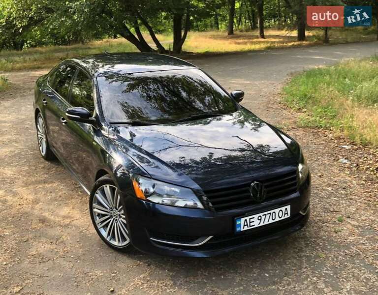 Седан Volkswagen Passat 2013 в Дніпрі