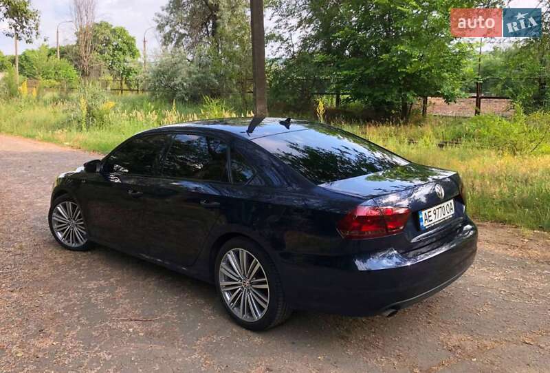 Седан Volkswagen Passat 2013 в Дніпрі
