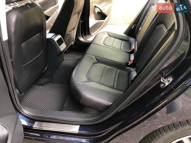 Седан Volkswagen Passat 2013 в Дніпрі