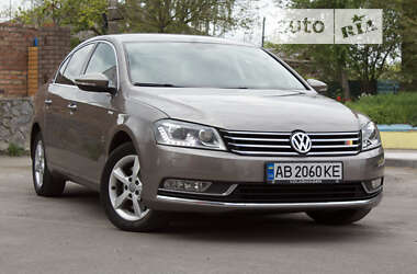 Седан Volkswagen Passat 2011 в Липовці