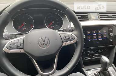 Седан Volkswagen Passat 2022 в Виноградове