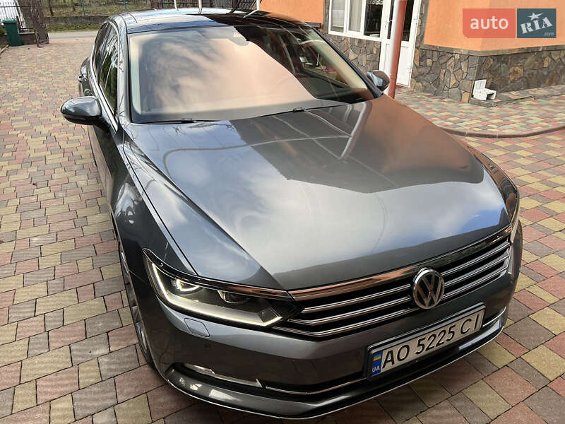 Седан Volkswagen Passat 2015 в Иршаве
