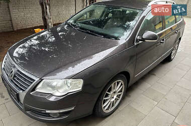 Універсал Volkswagen Passat 2009 в 