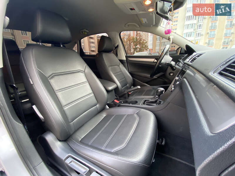 Седан Volkswagen Passat 2014 в Києві