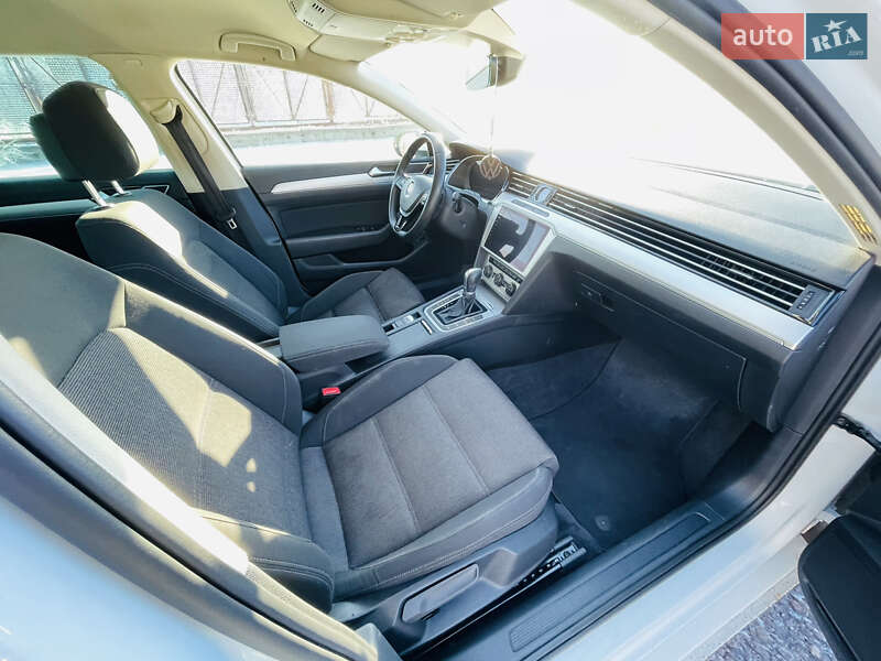 Універсал Volkswagen Passat 2017 в Кривому Розі