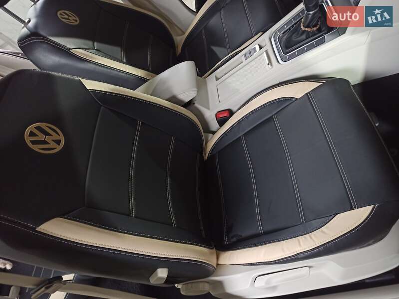 Універсал Volkswagen Passat 2017 в Дрогобичі