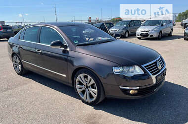 Седан Volkswagen Passat 2006 в Луцке