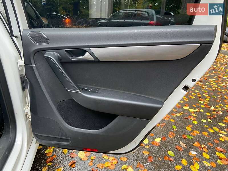 Универсал Volkswagen Passat 2011 в Львове