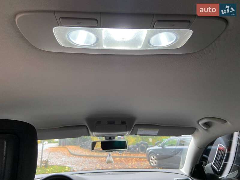 Универсал Volkswagen Passat 2011 в Львове