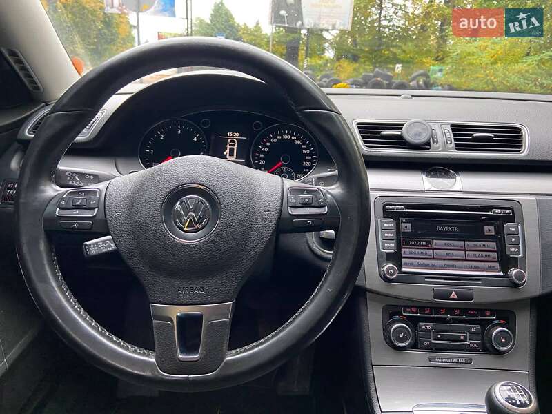 Универсал Volkswagen Passat 2011 в Львове