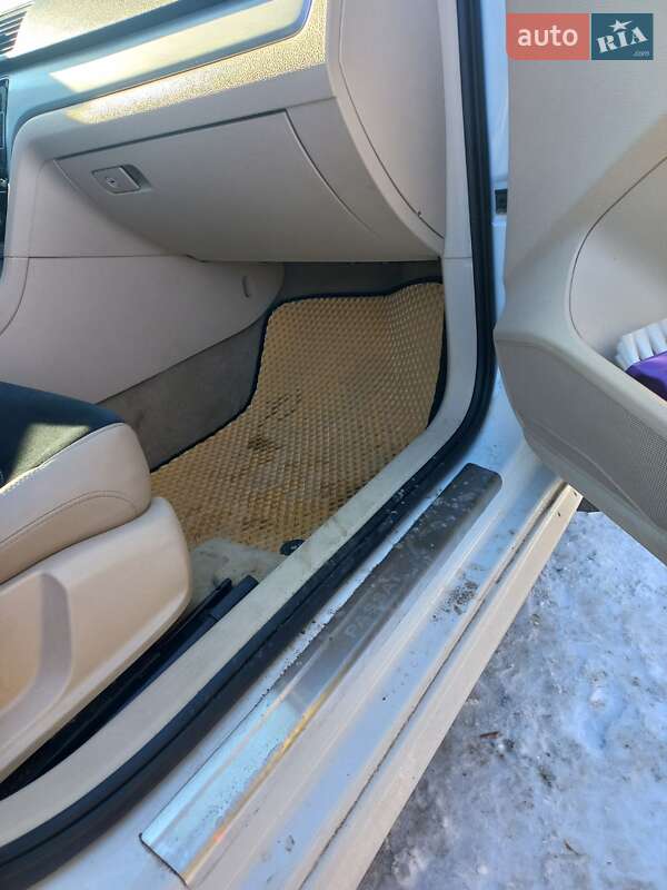 Седан Volkswagen Passat 2012 в Києві