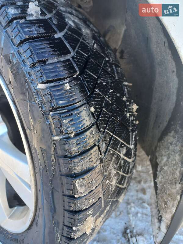 Седан Volkswagen Passat 2012 в Києві