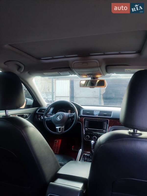 Седан Volkswagen Passat 2013 в Харкові