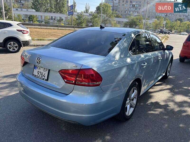 Седан Volkswagen Passat 2012 в Киеве