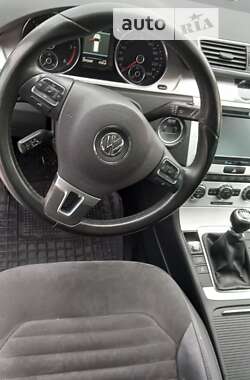 Универсал Volkswagen Passat 2012 в Ивано-Франковске