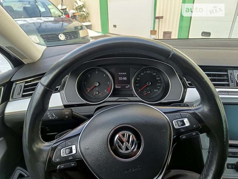 Универсал Volkswagen Passat 2017 в Запорожье