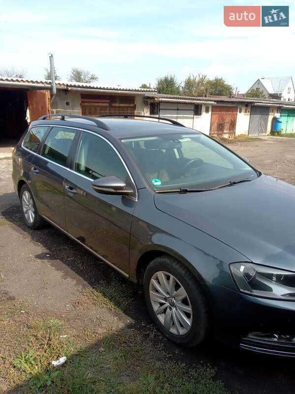 Універсал Volkswagen Passat 2011 в Шептицькому