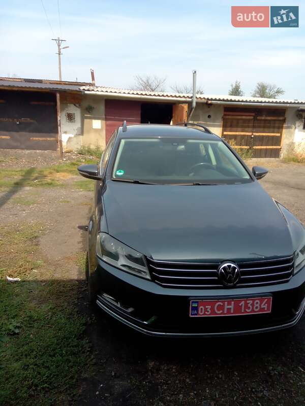 Універсал Volkswagen Passat 2011 в Шептицькому