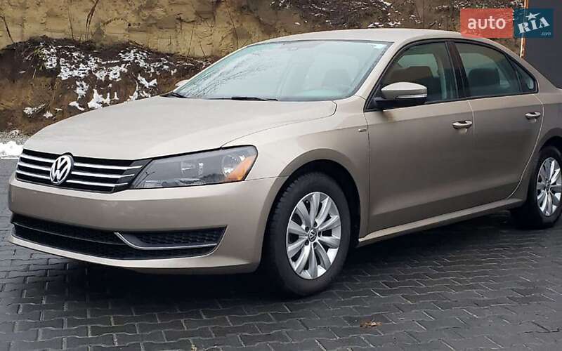 Седан Volkswagen Passat 2014 в Львові