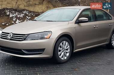 Седан Volkswagen Passat 2014 в Львове