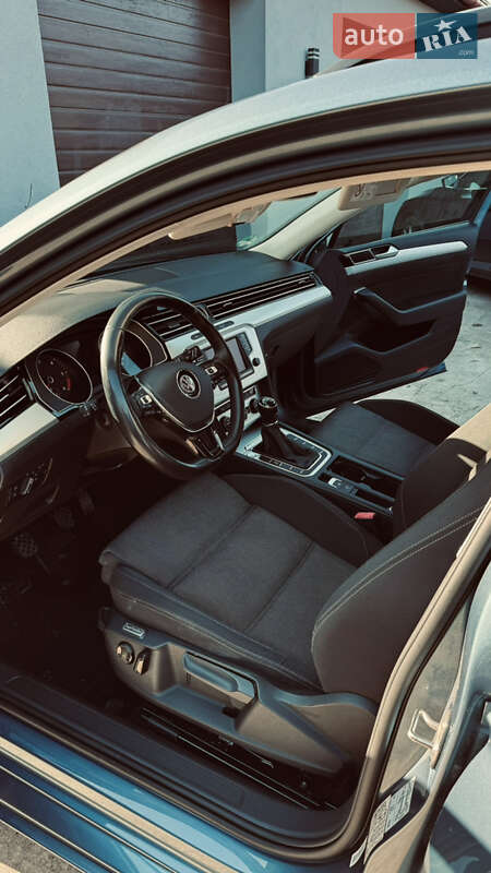 Універсал Volkswagen Passat 2015 в Ужгороді