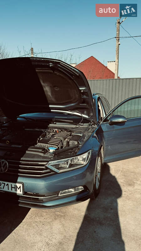 Універсал Volkswagen Passat 2015 в Ужгороді