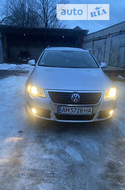 Універсал Volkswagen Passat 2010 в Житомирі